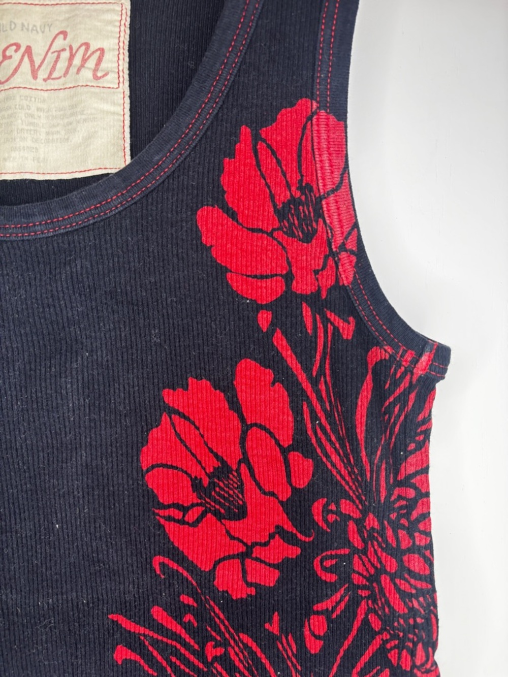 Vintage Y2K Black Ribbed Tank Top with Red Floral Print, Old Navy -S- - Picture 4 of 7
